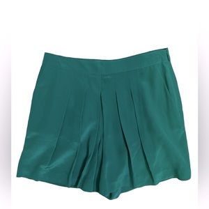 J. Crew NWT 100% silk size 00 emerald green shorts